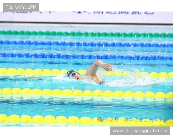 女子1500米自由泳：陈姮16分57秒59破年龄组纪录